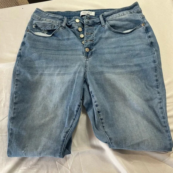 Judy Blue Light Blue skinny Jeans - Picture 1 of 11